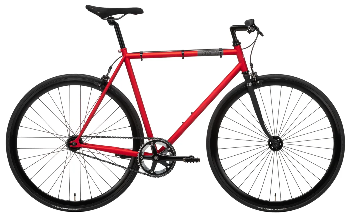Creme Vinyl Uno — neon red, maat 51 cm