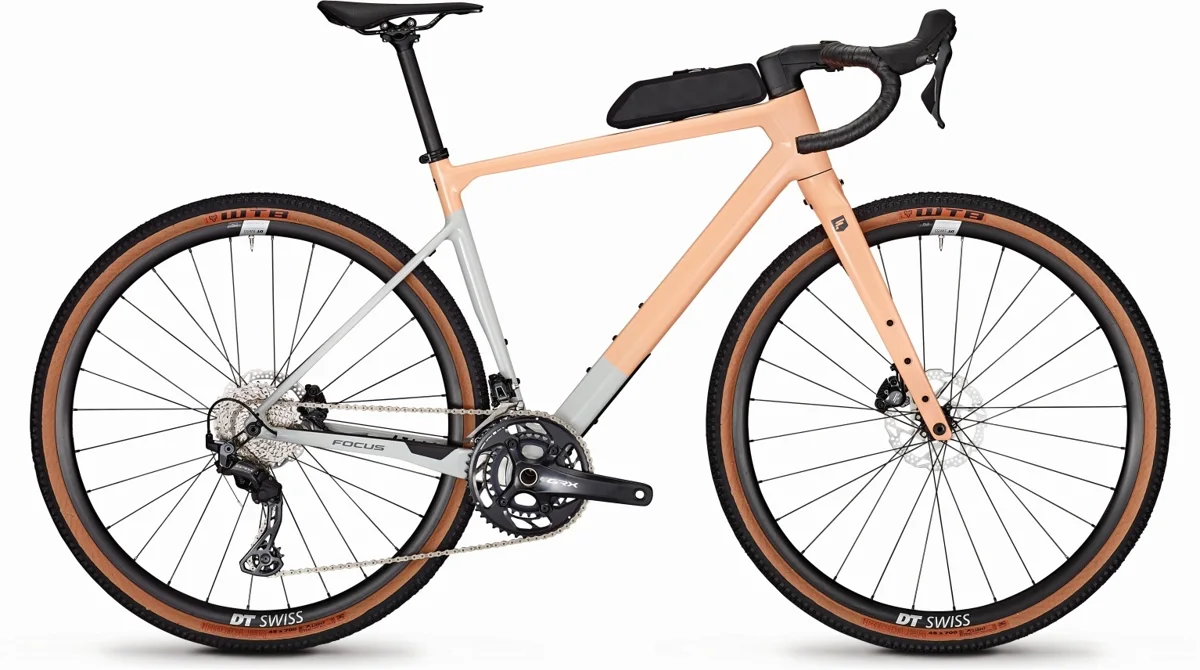 Focus Atlas 8.7 — Melon glossy / Lightgrey glossy, maat L
