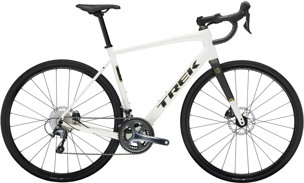 Trek Domane AL 4 Gen 4 — Era White, maat 44 cm