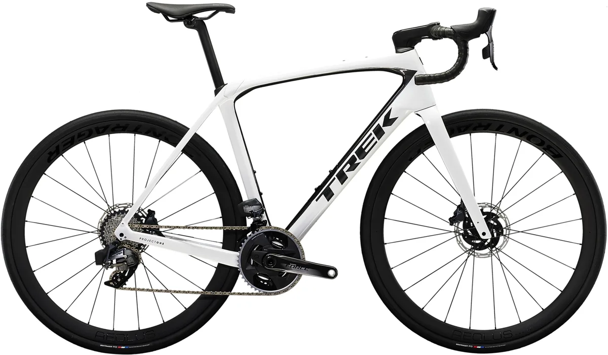 Trek Domane SLR 7 eTap Gen 4 — Crystal White, maat 54 cm
